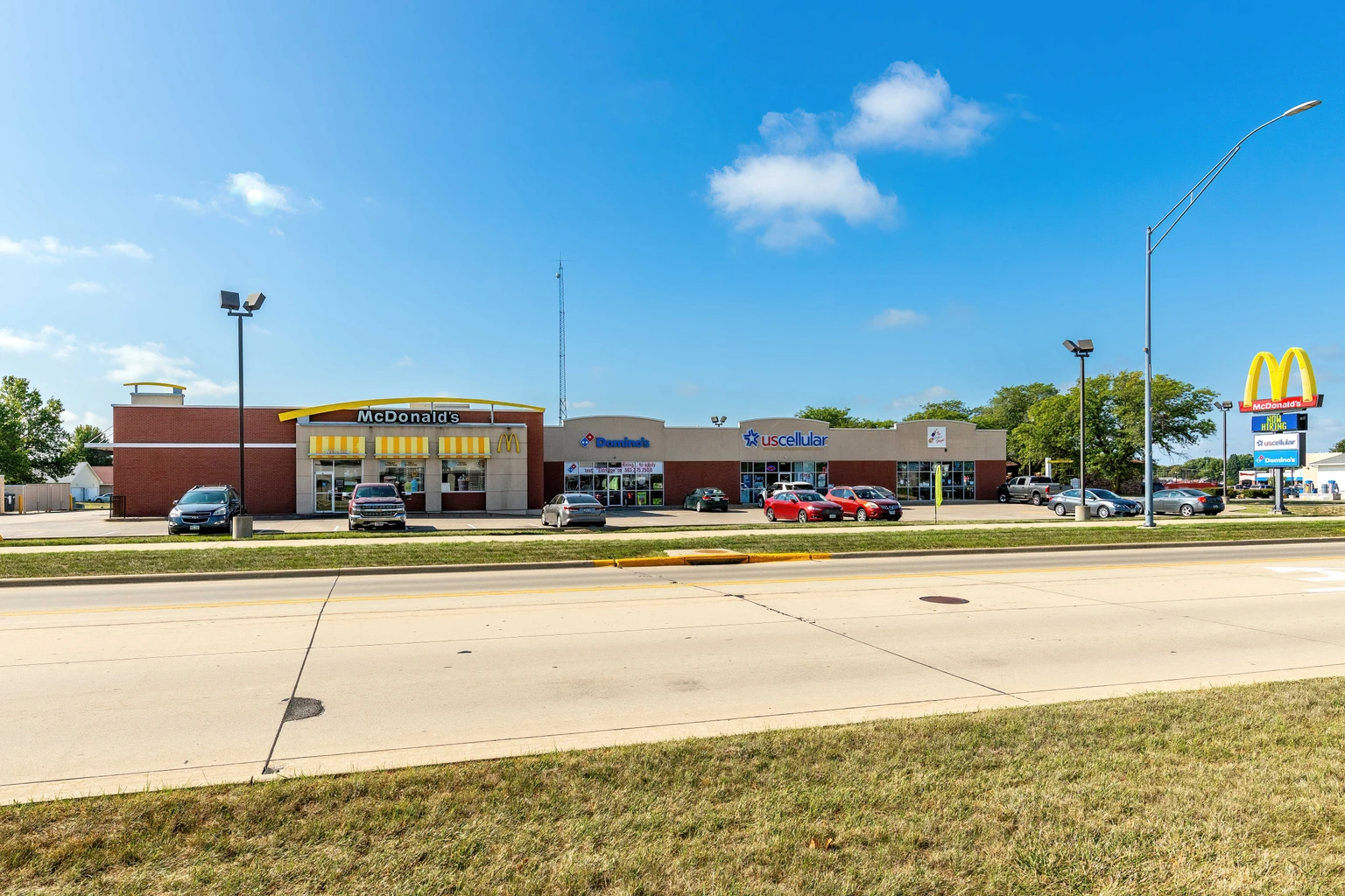 621 E Le Claire Rd   Eldridge, IA 52748