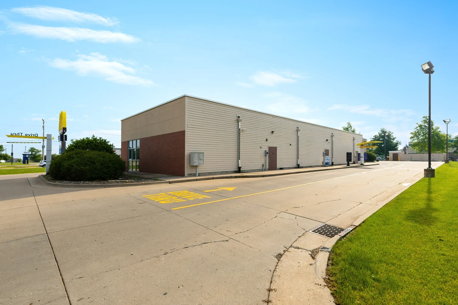 621 E Le Claire Rd   Eldridge, IA 52748